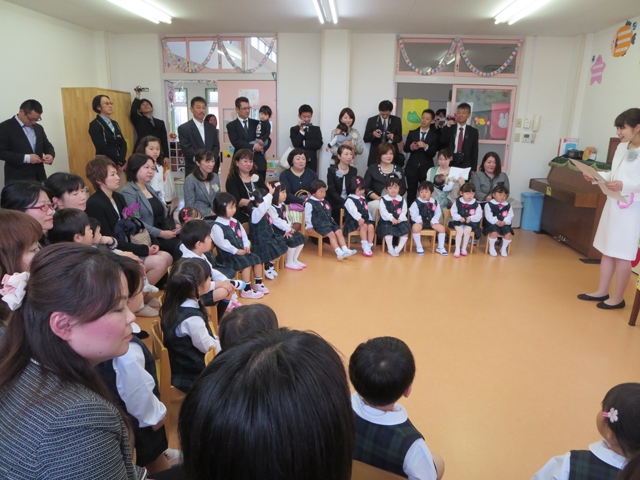 京都長岡京あかね幼稚園の制服です